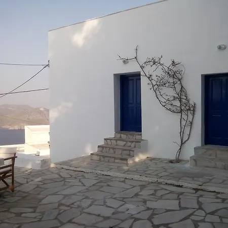 Piazza Castello Plaka (Milos)