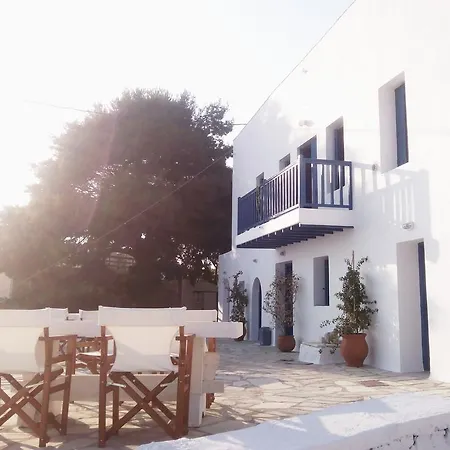 Piazza Castello 3* Plaka (Milos)