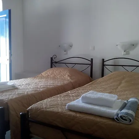 Piazza Castello بيت ضيافة Plaka (Milos)