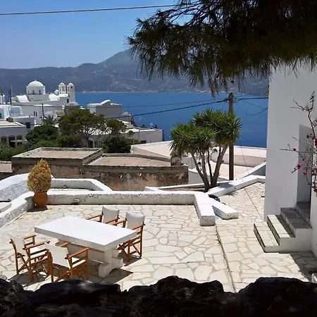 Piazza Castello Plaka (Milos)