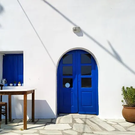 Piazza Castello 3* Plaka (Milos)