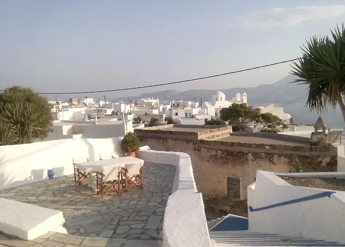 Piazza Castello بيت ضيافة Plaka (Milos)